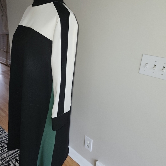 B C B G Chic Black WHITE AND GREEN Colorblock Dress - Picture 3 of 8